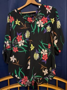 Floral V-Neck Women's Top - Black Multi